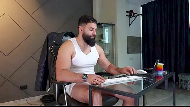 Snapshot of mattmasterss chatting on January 15, 2025, 7:48 am mattmasterss online show from January 15, 2025, 7:48 am