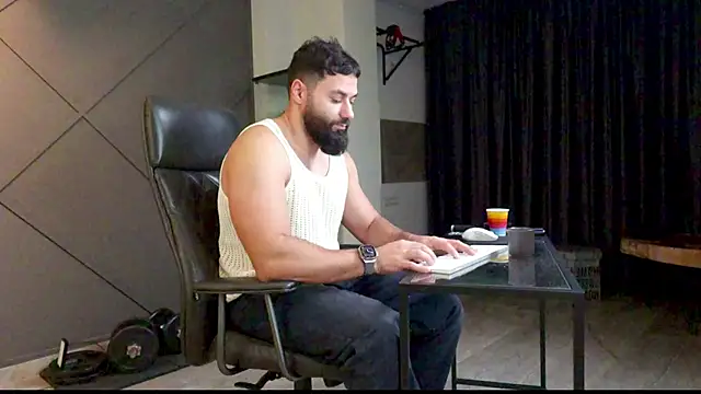 Snapshot of mattmasterss chatting on January 19, 2025, 4:12 am mattmasterss online show from January 19, 2025, 4:12 am