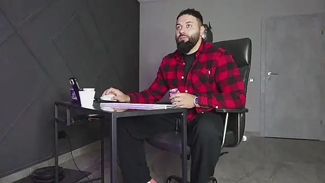 mattmasterss online show from November 4, 2025, 2:10 am