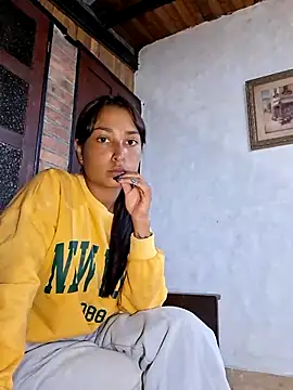 Bonnie Clydeee online show from March 13, 2026, 11:33 pm