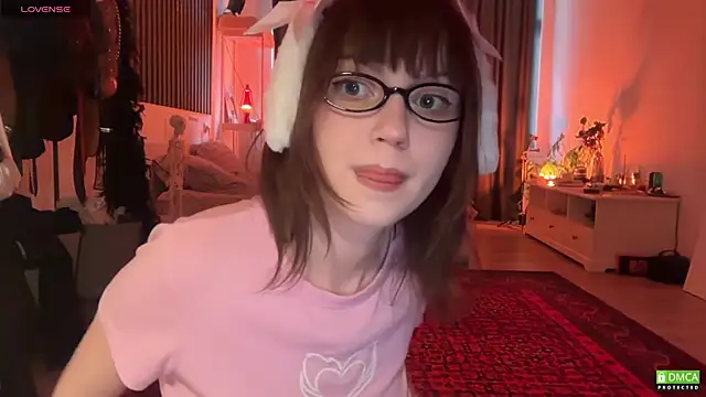 electric babe online show from April 3, 2026, 2:48 pm