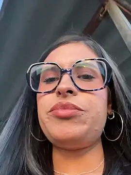 Snapshot of _elektrah chatting on April 9, 2026, 10:59 pm elektrah online show from April 9, 2026, 10:59 pm