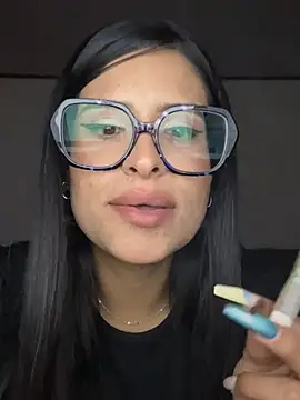 Snapshot of _elektrah chatting on April 12, 2026, 12:48 am elektrah online show from April 12, 2026, 12:48 am