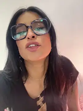 Snapshot of _elektrah chatting on April 22, 2026, 5:03 pm elektrah online show from April 22, 2026, 5:03 pm