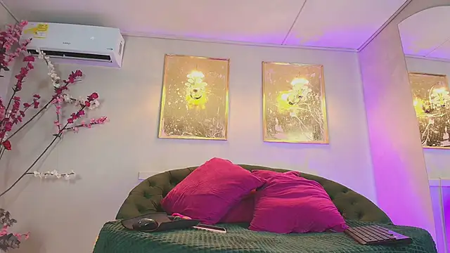 blaisysmith online show from April 4, 2026, 2:58 pm