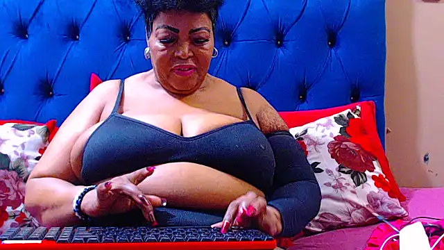 ebonycandy10 online show from December 1, 2025, 5:12 am