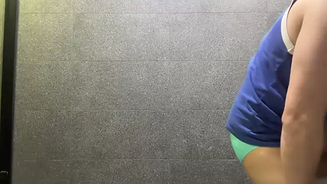 taka32204 online show from December 14, 2025, 2:22 pm