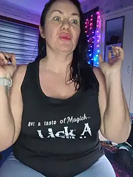 KinkyLittleWitch online show from February 6, 2026, 2:09 pm