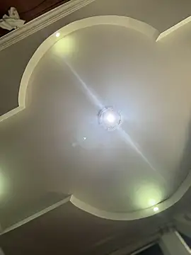 emiss  online show from October 24, 2025, 1:51 pm