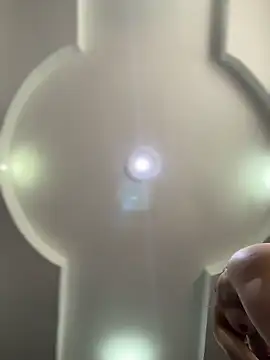 emiss  online show from November 9, 2025, 1:42 pm