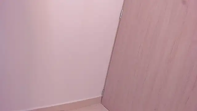 anahammerle online show from January 5, 2025, 8:43 am