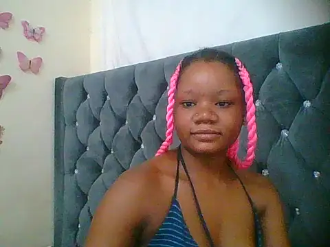 HotJeylee online show from December 17, 2025, 6:47 pm