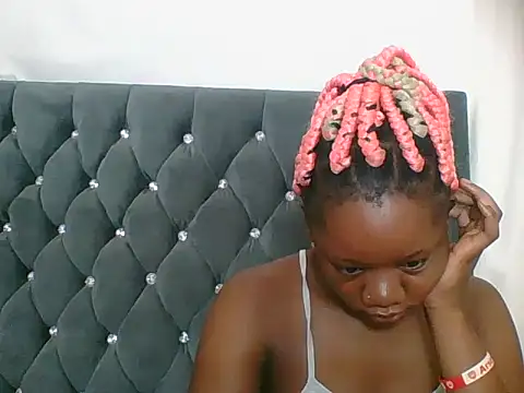 HotJeylee online show from February 21, 2026, 7:42 am