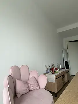 streetdoll online show from April 5, 2026, 7:38 am