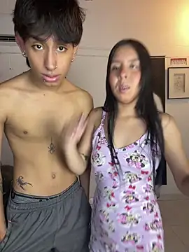 royalgirls x online show from November 3, 2025, 11:15 pm