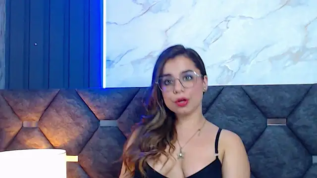 ThaniaJones online show from March 15, 2025, 6:10 pm