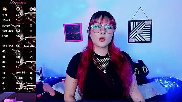 Dafne Moon online show from July 19, 2026, 4:27 am