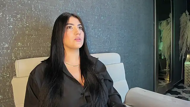 PaulinaDuarte online show from October 3, 2025, 11:40 am