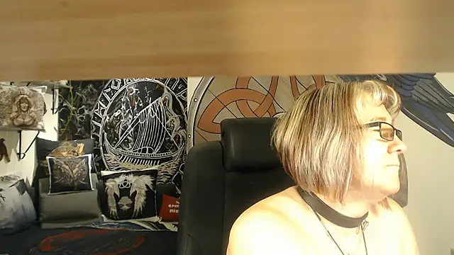 TittenMichelle online show from December 22, 2025, 5:32 pm