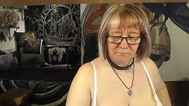 TittenMichelle online show from April 13, 2026, 6:41 am