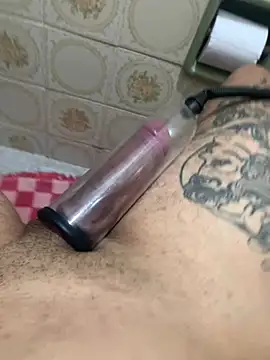 MalvadoFavorito28 online show from April 28, 2026, 7:41 pm