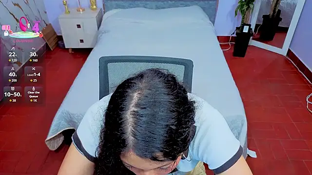 Lana stone  online show from March 3, 2026, 3:34 am