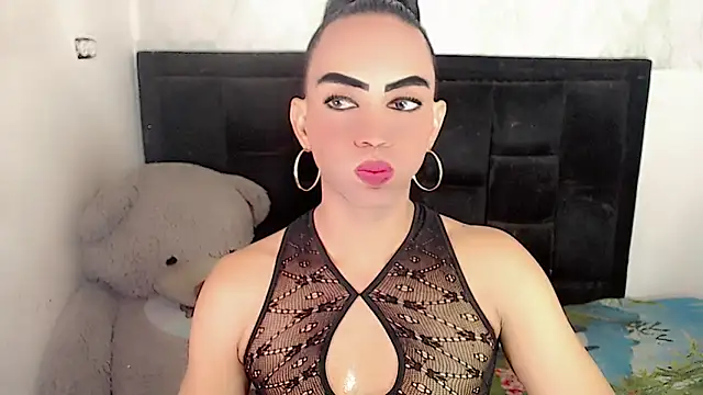 Michell Queen online show from November 16, 2025, 7:47 am