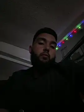 Snapshot of bigdickgio6923 chatting on December 9, 2024, 4:34 am bigdickgio6923 online show from December 9, 2024, 4:34 am