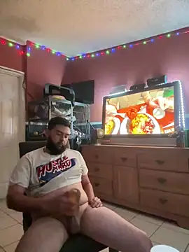 Snapshot of bigdickgio6923 chatting on December 18, 2024, 9:51 pm bigdickgio6923 online show from December 18, 2024, 9:51 pm