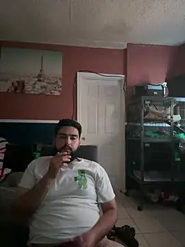 Snapshot of bigdickgio6923 chatting on January 31, 2025, 2:26 am bigdickgio6923 online show from January 31, 2025, 2:26 am