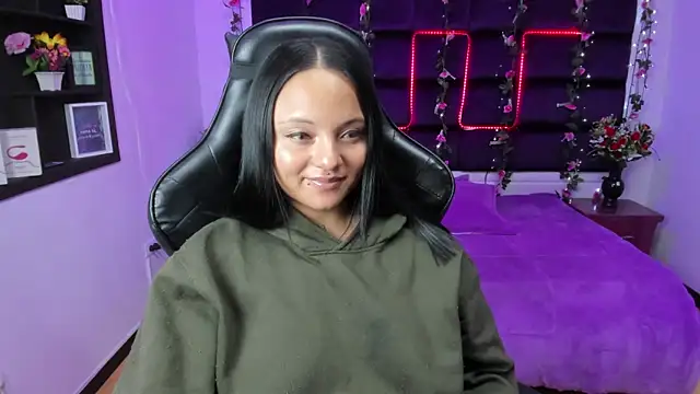 sweelanna   online show from February 16, 2025, 5:15 am