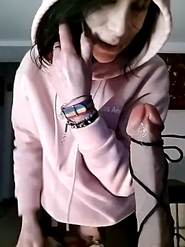 freyamoret online show from March 1, 2025, 5:42 am