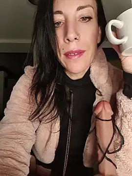 freyamoret online show from March 22, 2026, 3:43 am