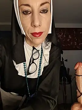 freyamoret online show from July 12, 2026, 3:41 am