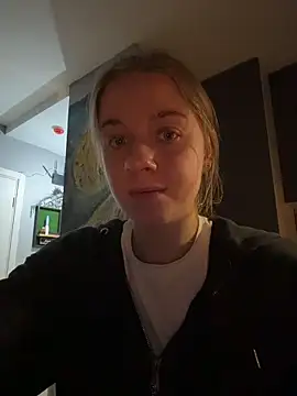 candy maggie online show from November 15, 2025, 5:31 pm