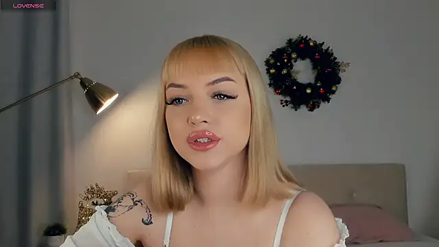 KateDolphin online show from December 13, 2024, 4:49 pm