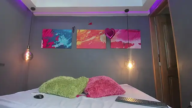 summer lee  online show from December 28, 2024, 9:30 pm