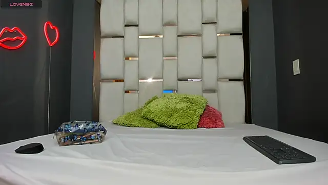 summer lee  online show from February 20, 2025, 2:46 pm