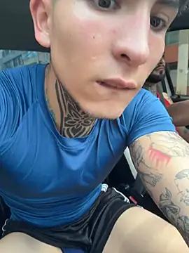  Tomy08calderon online show from November 4, 2025, 5:45 pm