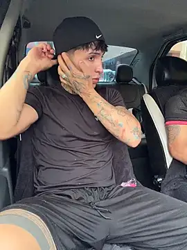  Tomy08calderon online show from December 16, 2025, 7:41 pm