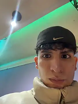  Tomy08calderon online show from April 18, 2026, 1:20 am