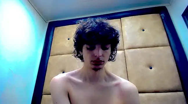 Sr BonnyEthan online show from December 5, 2024, 1:28 pm