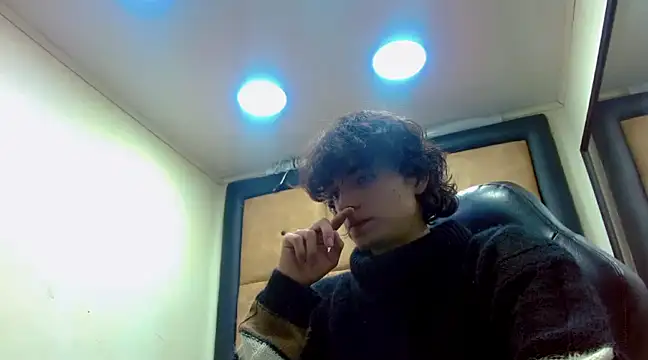 Sr BonnyEthan online show from December 26, 2024, 1:32 pm