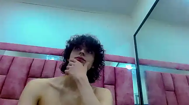 Sr BonnyEthan online show from February 5, 2025, 1:44 pm