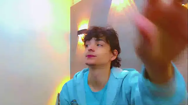 Sr BonnyEthan online show from December 15, 2025, 2:10 pm