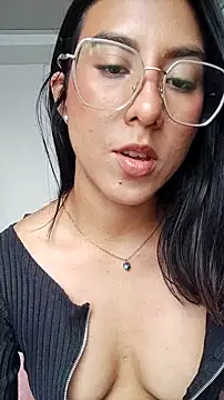 DaraBeckett online show from April 11, 2026, 10:14 pm