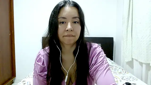 emely sexx20 online show from September 28, 2025, 10:09 am