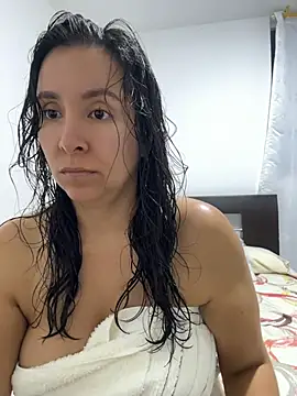 Snapshot of emely_sexx20 chatting on July 1, 2026, 11:48 pm emely sexx20 online show from July 1, 2026, 11:48 pm