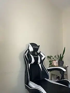 vixenpaisley2 online show from January 15, 2026, 3:27 pm