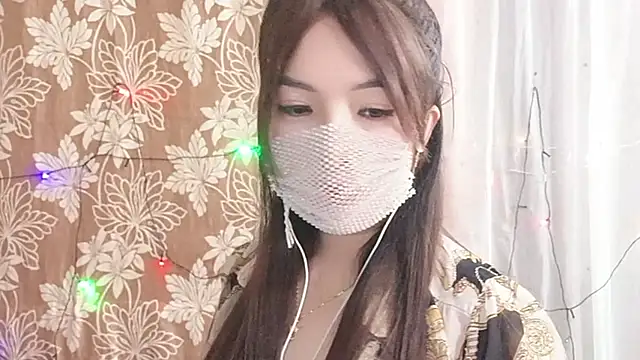 Snapshot of Lanian_99 chatting on October 6, 2025, 12:24 pm Lanian 99 online show from October 6, 2025, 12:24 pm